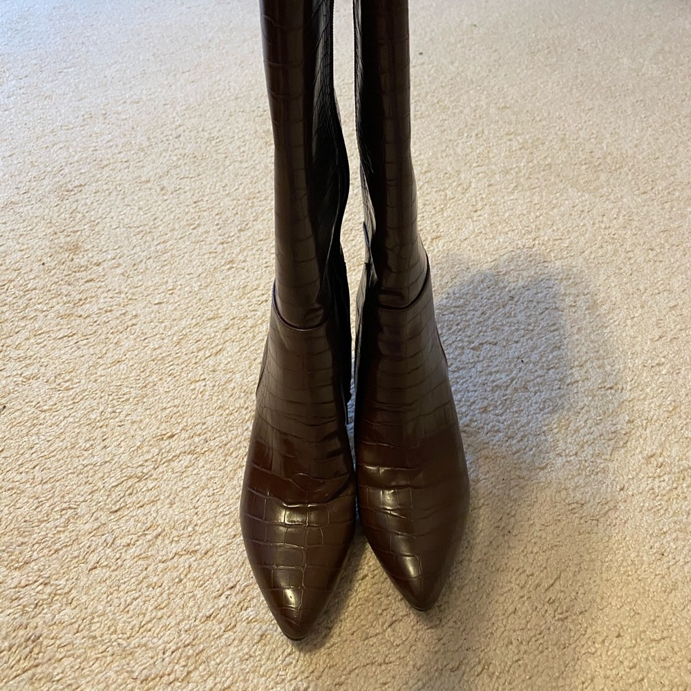 Knee high brown crocodile boots Sz 8.5 NWOT
